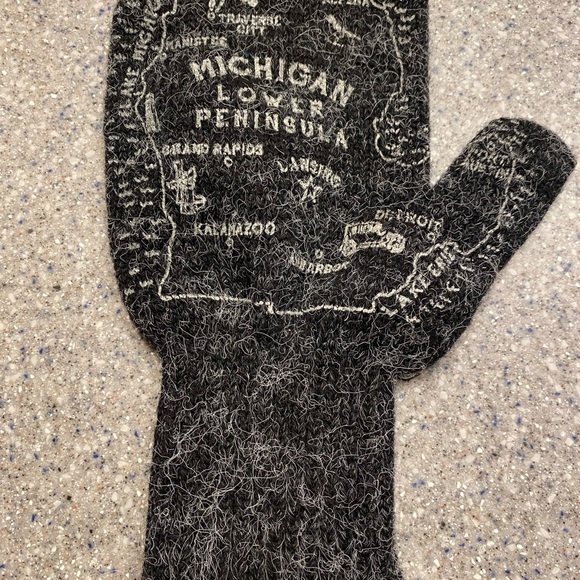 Michigan mittens, wool, warm and conversation piece! - Picture 2 of 6